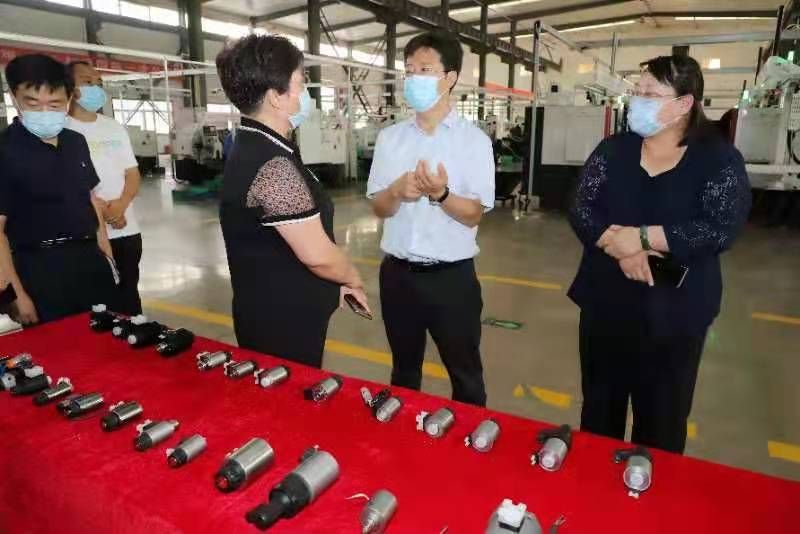 日bi视频安阳市市长高永一行莅临我公司参观调研